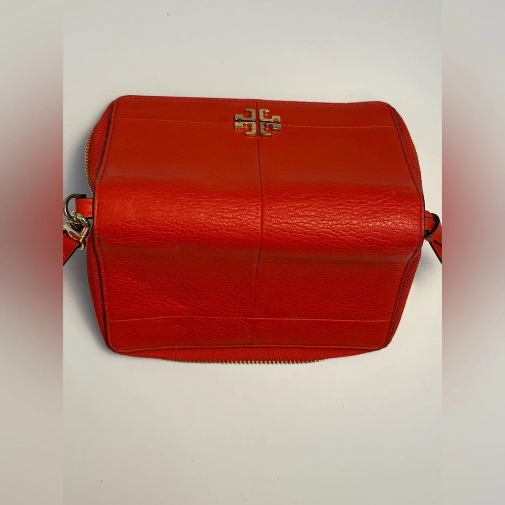 🧡 Tory Burch Orange Pebbled Leather Zip Wristlet Wallet 🧡